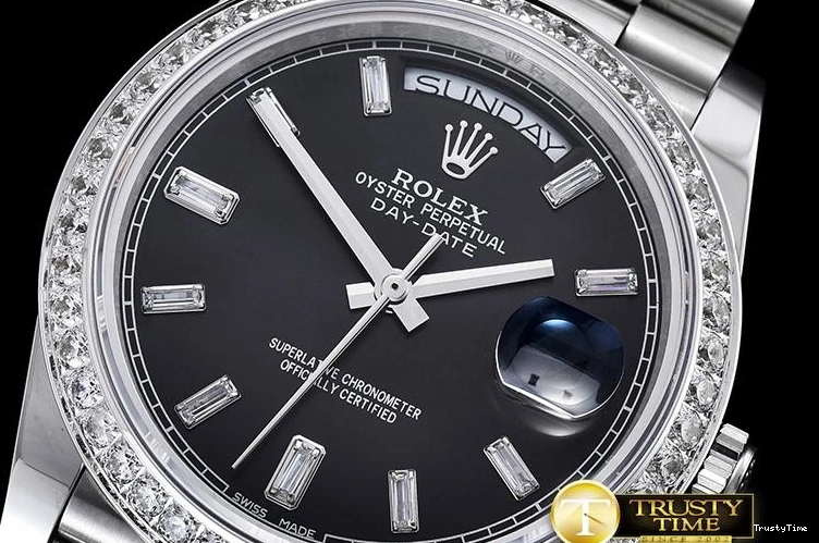 1022 RDD0206E – DayDate Attractive 673